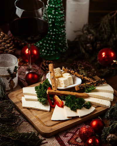 The best Christmas cheese & wine pairings. Luxe Bites LA guide.